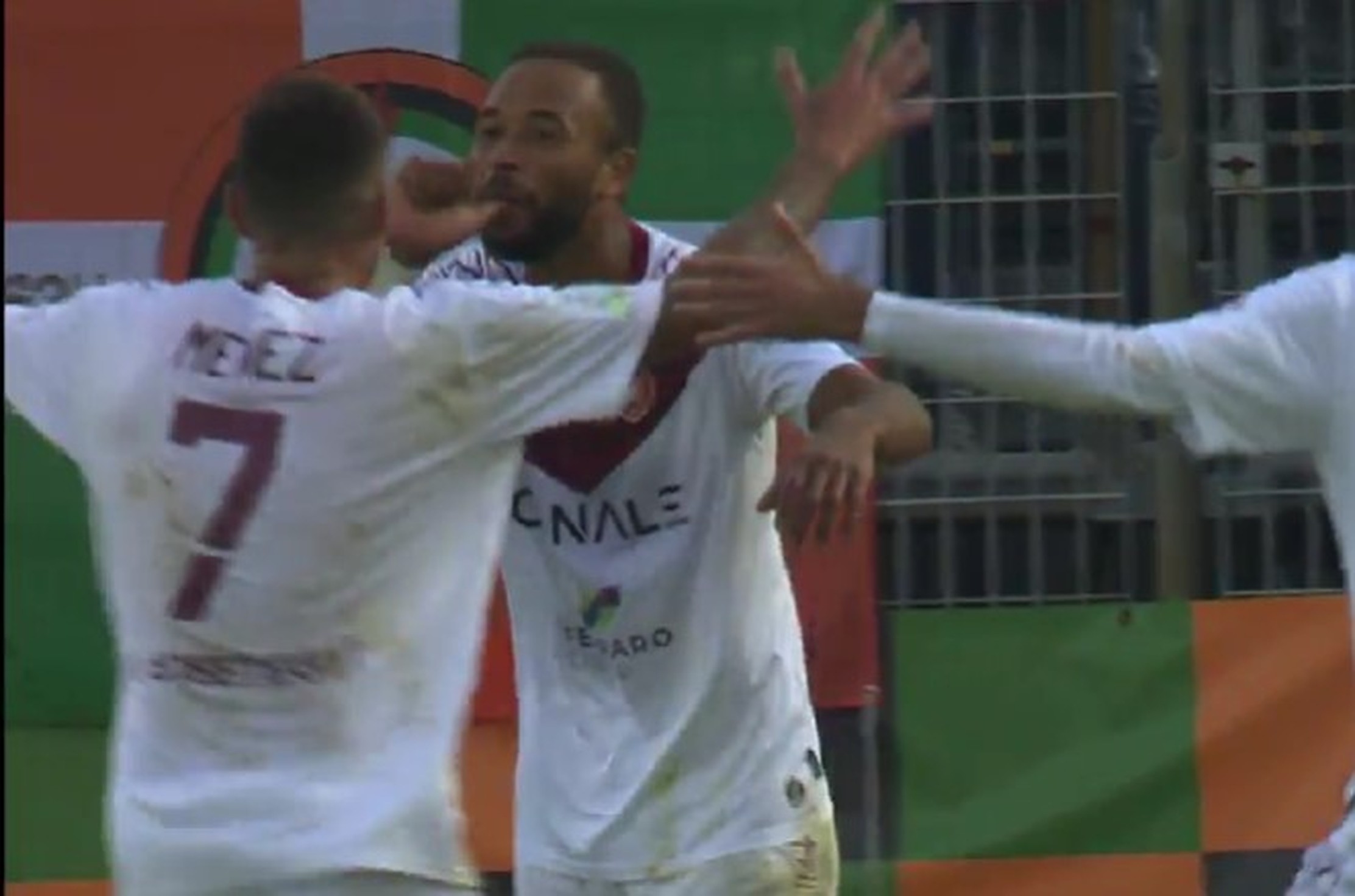 Serie B – Il Como fa un regalo a Reggina e Frosinone, la nuova classifica dopo la partita col Genoa