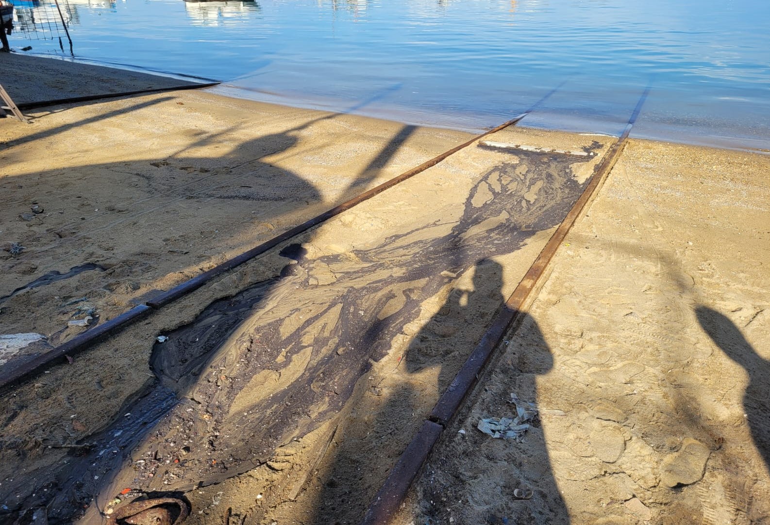 Sostanze inquinanti non trattate, sequestrato un cantiere navale