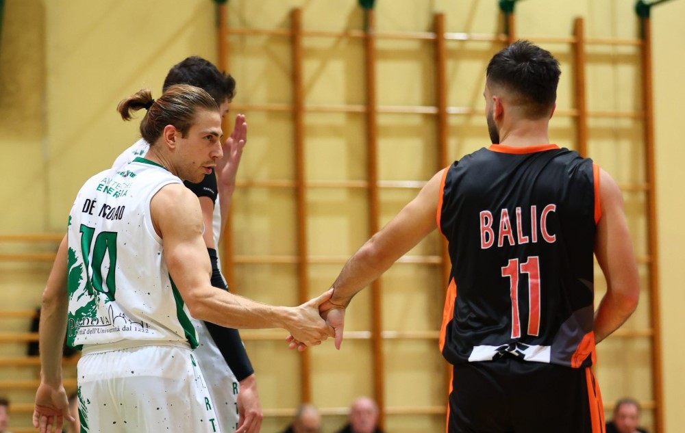 Basket – Ancora una sconfitta per la Viola Reggio Calabria, neroarancio ko a Padova