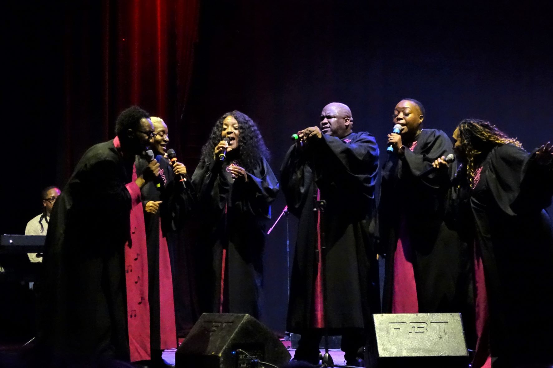AMA Calabria, Eric Waddell e i suoi gospel singers fanno entrare nell’atmosfera natalizia Caulonia e Lamezia Terme