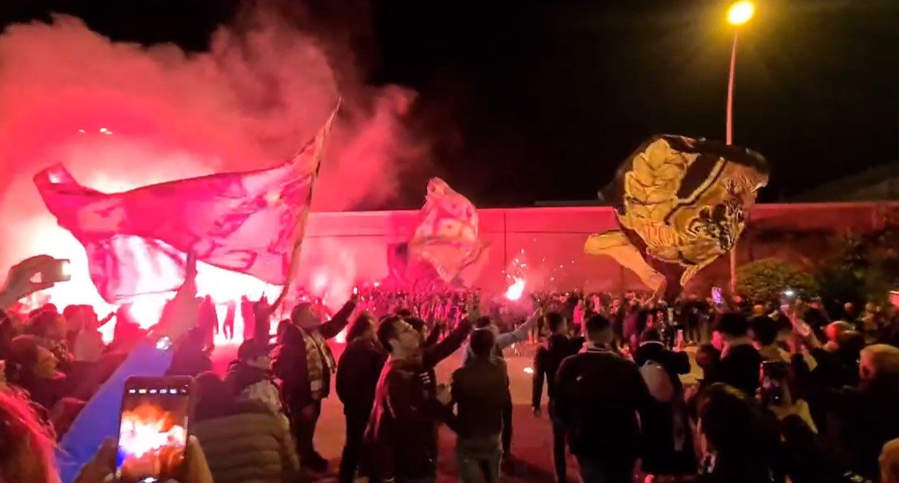 Reggina-Bari, lo spettacolo del gemellaggio tra le due tifoserie (VIDEO)