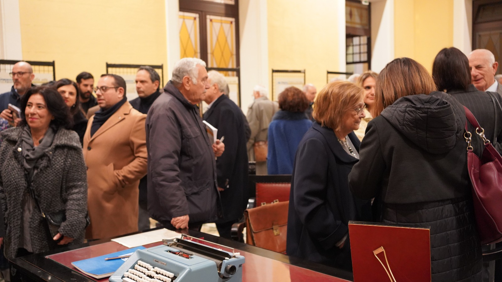 Reggio Calabria – Grande successo a Palazzo Alvaro per la mostra “Caro Professore”