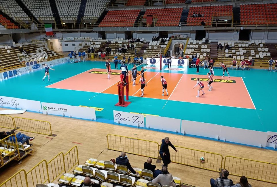Volley Reghion, questa volta il tie-break sorride: due punti preziosi in chiave salvezza