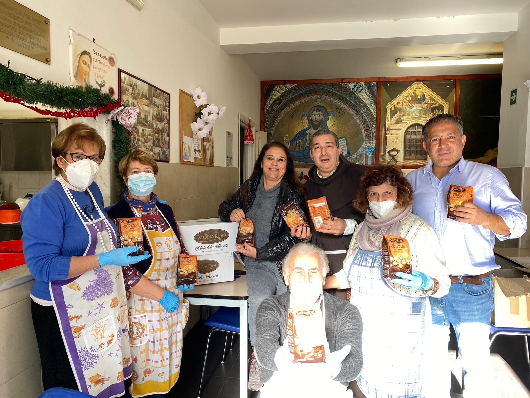 Reggio Calabria – Feste dolci per i poveri della mensa di San Francesco grazie all’azienda Monardo