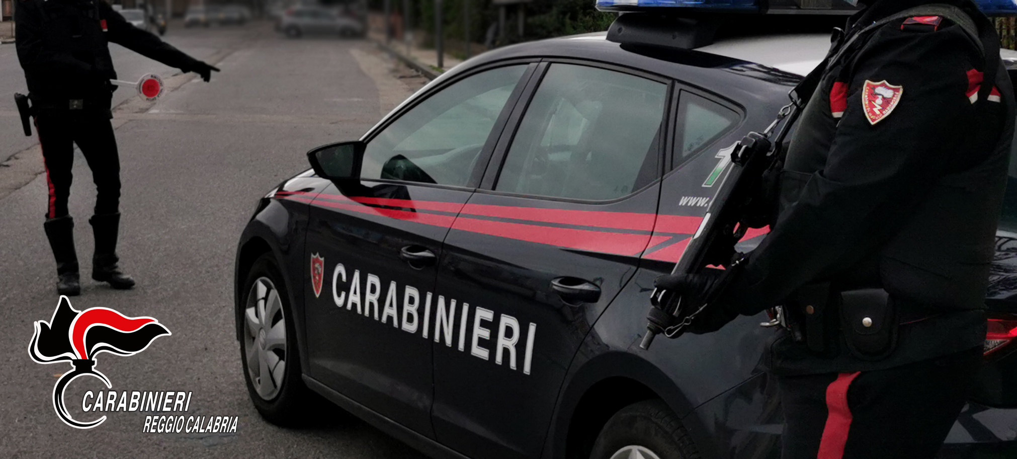 Forza il posto di blocco nel reggino e causa un incidente: aveva 60 grammi di cocaina negli slip