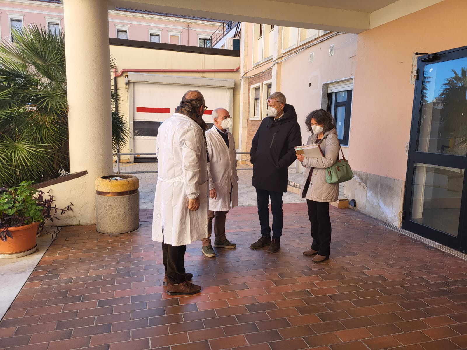 Laghi in visita agli ospedali di Corigliano-Rossano: “Assumere, assumere, assumere. L’Asp bandisca subito i concorsi”
