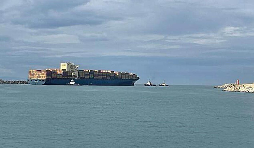 Gioia Tauro, disincagliata la nave bloccata nel porto