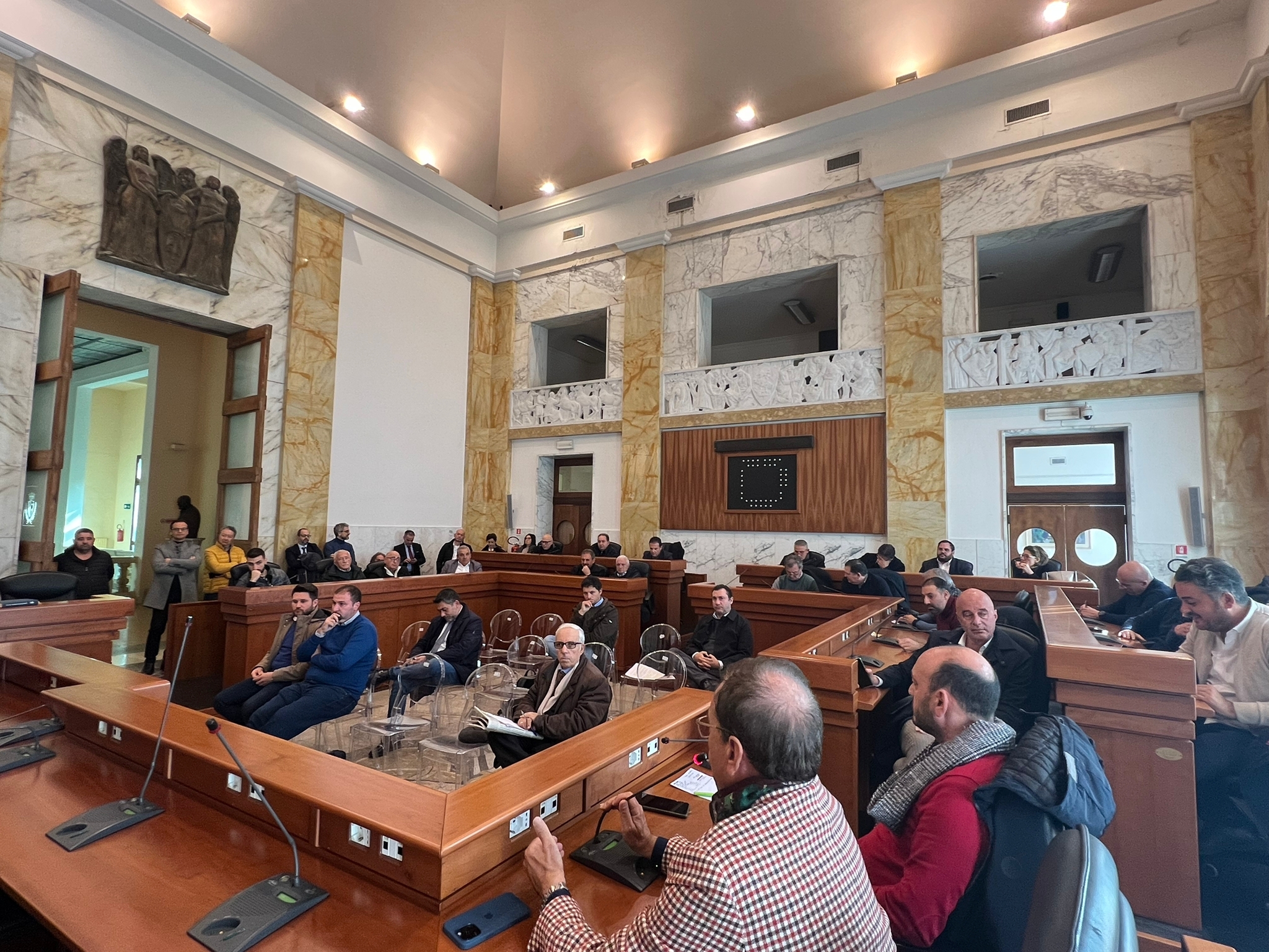 Servizio idrico ciclo integrato dei rifiuti – Dalla Conferenza dei Sindaci pieno mandato a Versace per sottoporre alla Regione possibili migliorativi