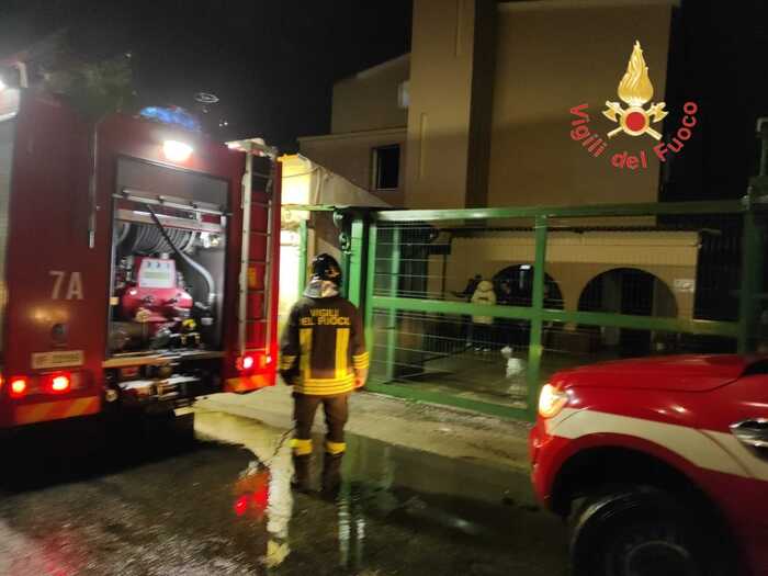 Incendio in una casa di riposo in Calabria, salvi tutti gli anziani ospiti