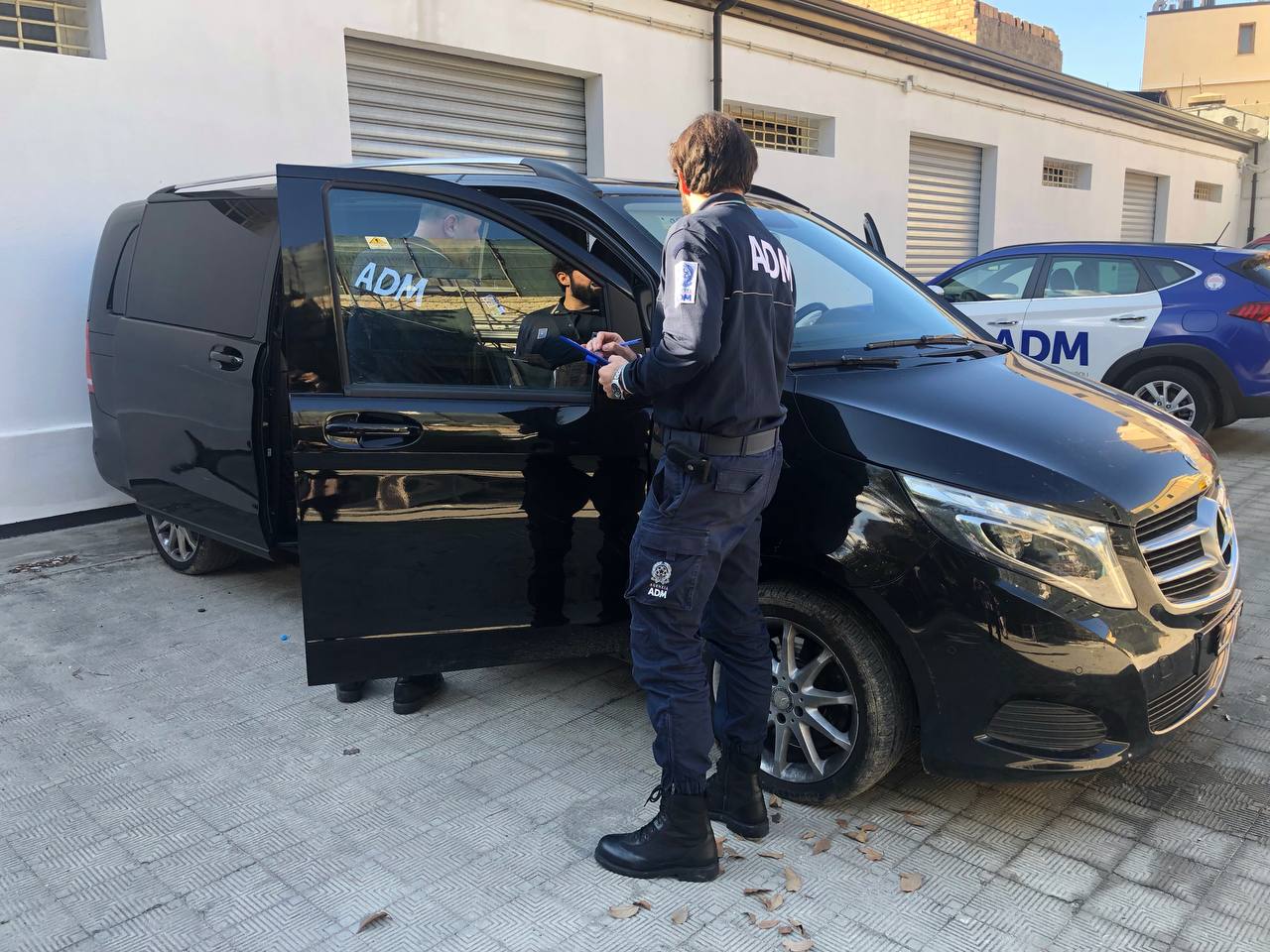 Reggio Calabria – Scoperta maxi-frode fiscale di un concessionario d’auto, denunciato il titolare