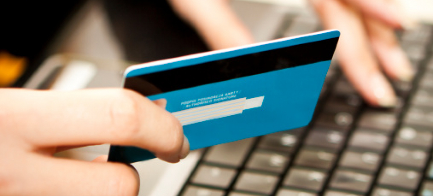 Vende beni on line che non esistono, denunciata donna di Reggio Calabria