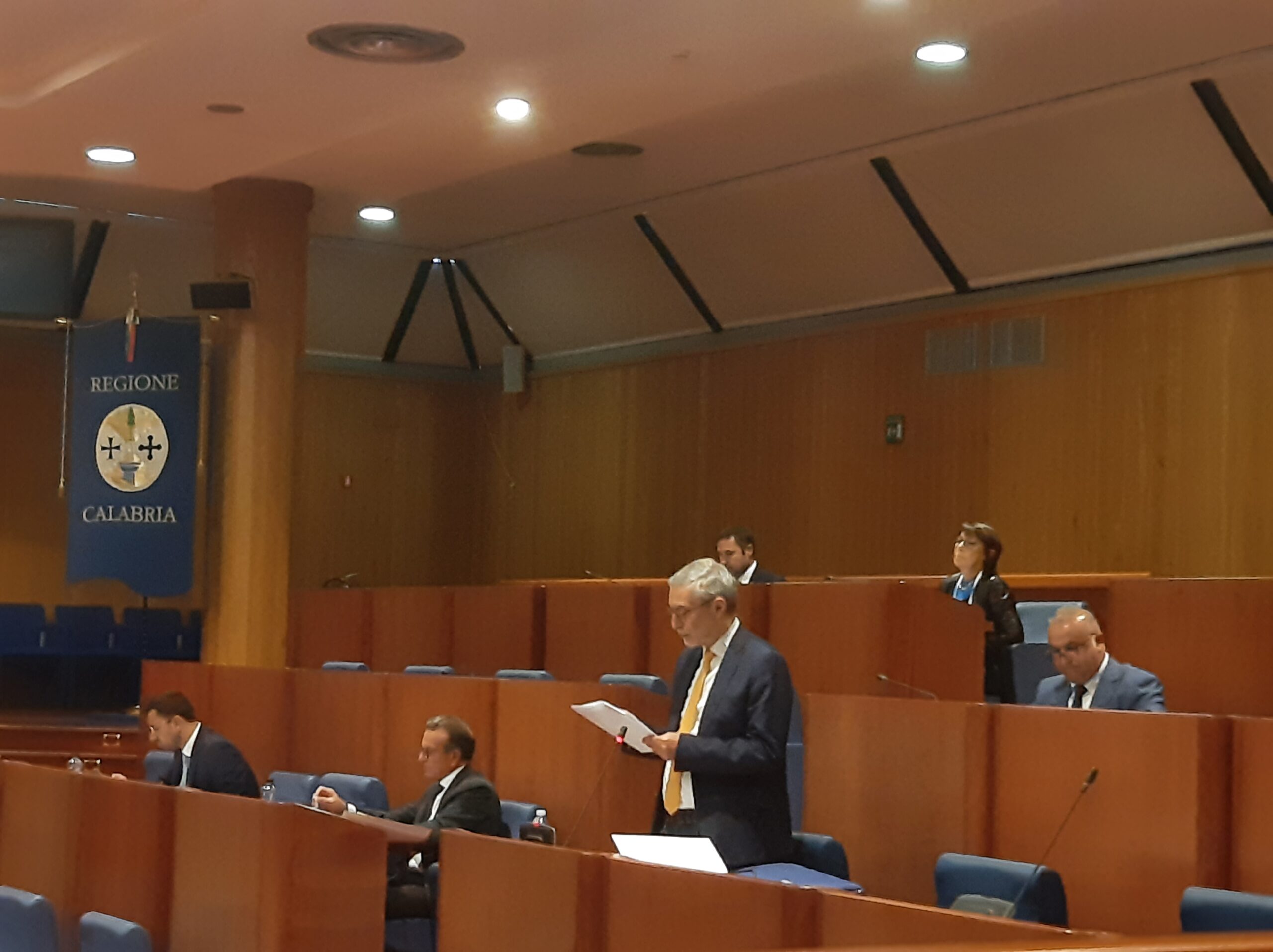 Regolamentazione dei Campi elettromagnetici (CEM). Laghi presenta una proposta di legge regionale