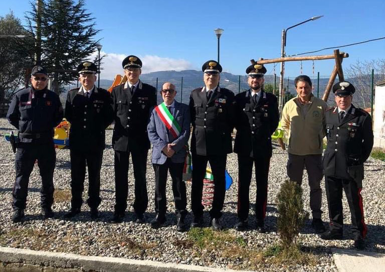 Martone (RC) – Piantato l’albero di Falcone dagli alunni assieme ai Carabinieri