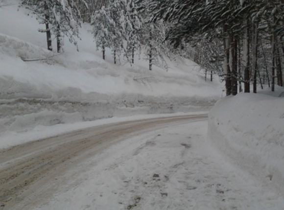 Maltempo – Calabria nella morsa del gelo: scuole chiuse sui rilievi per nevicate