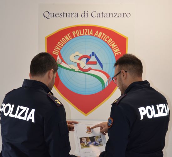 Catanzaro: il Questore emette venti avvisi orali di Pubblica Sicurezza per accertato falso ideologico