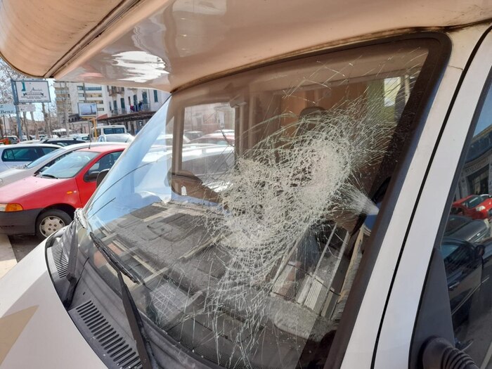 Danni a camper che distribuisce i pasti a senzatetto Crotone