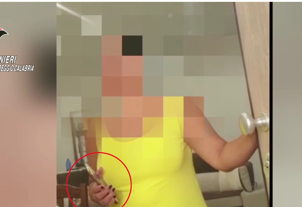 Si finge cieca per 15 anni: denunciata 48enne nel Reggino (VIDEO)