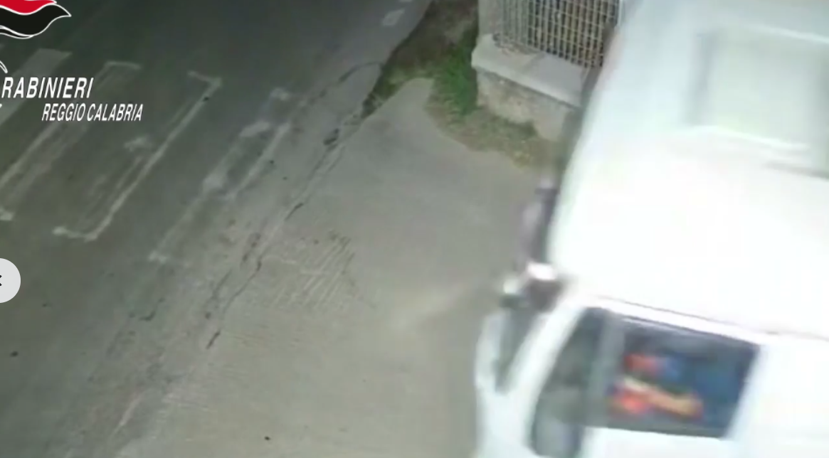 Rubarono mezzi di proprietà del Comune di Polistena: identificati (VIDEO)