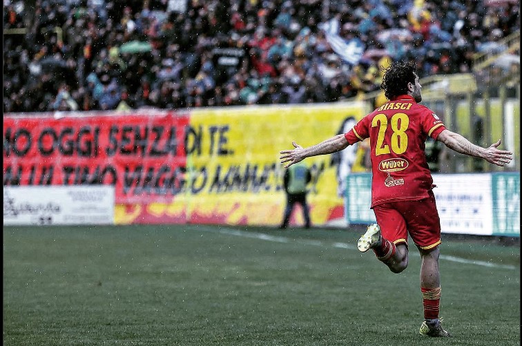 Calcio – Catanzaro stratosferico, pronto a partire il countdown per la festa