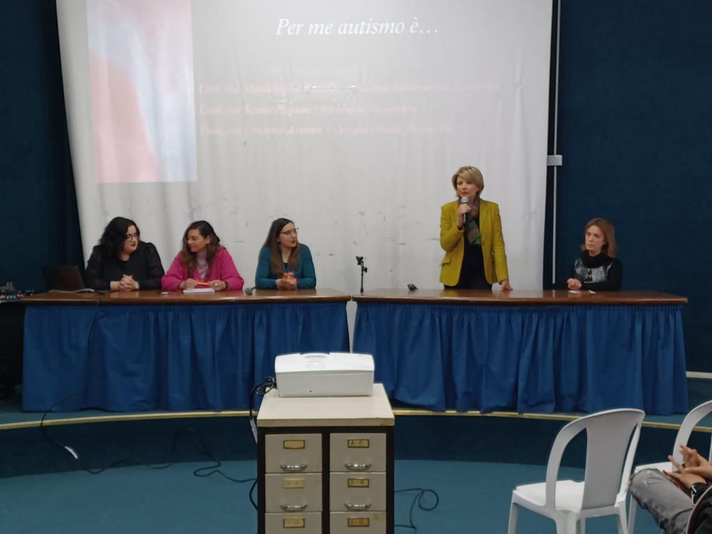 Giornata per la consapevolezza sull’autismo, confronto alla biblioteca di Vibo con gli studenti