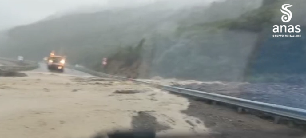 Maltempo in Calabria – Esonda il torrente Bilotta: disagi alla circolazione