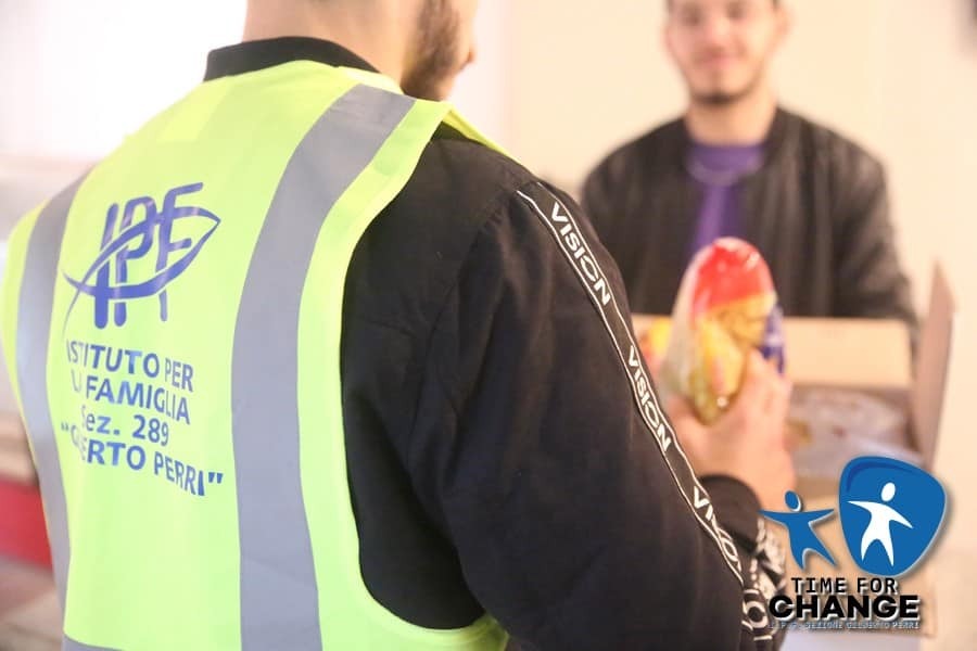 Reggio Calabria – Continua la preziosa opera umanitaria dell’Istituto Per la Famiglia sez.289 – Gilberto Perri nell’ambito del progetto Time For Change