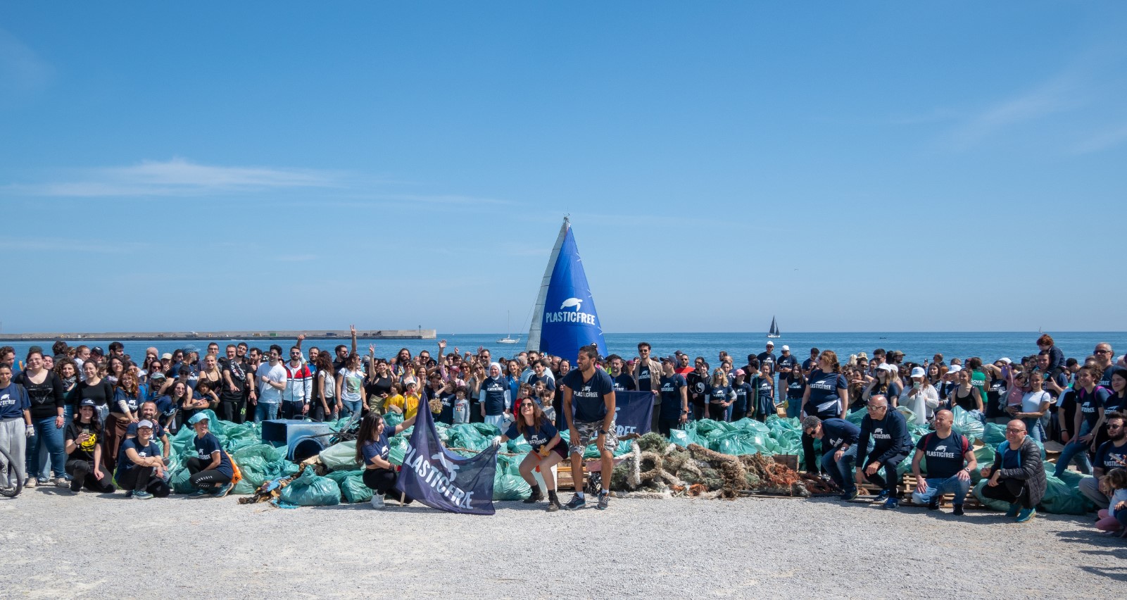 Calabria Plastic Free onlus: rimosse oltre 20 tonnellate di plastica e rifiuti nel weekend dedicato alla terra