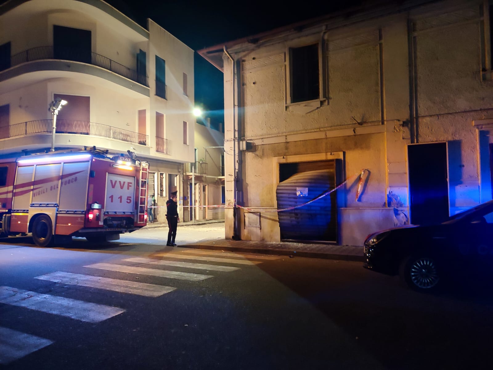 Reggio Calabria – Bomba nella notte, danneggiato esercizio commerciale