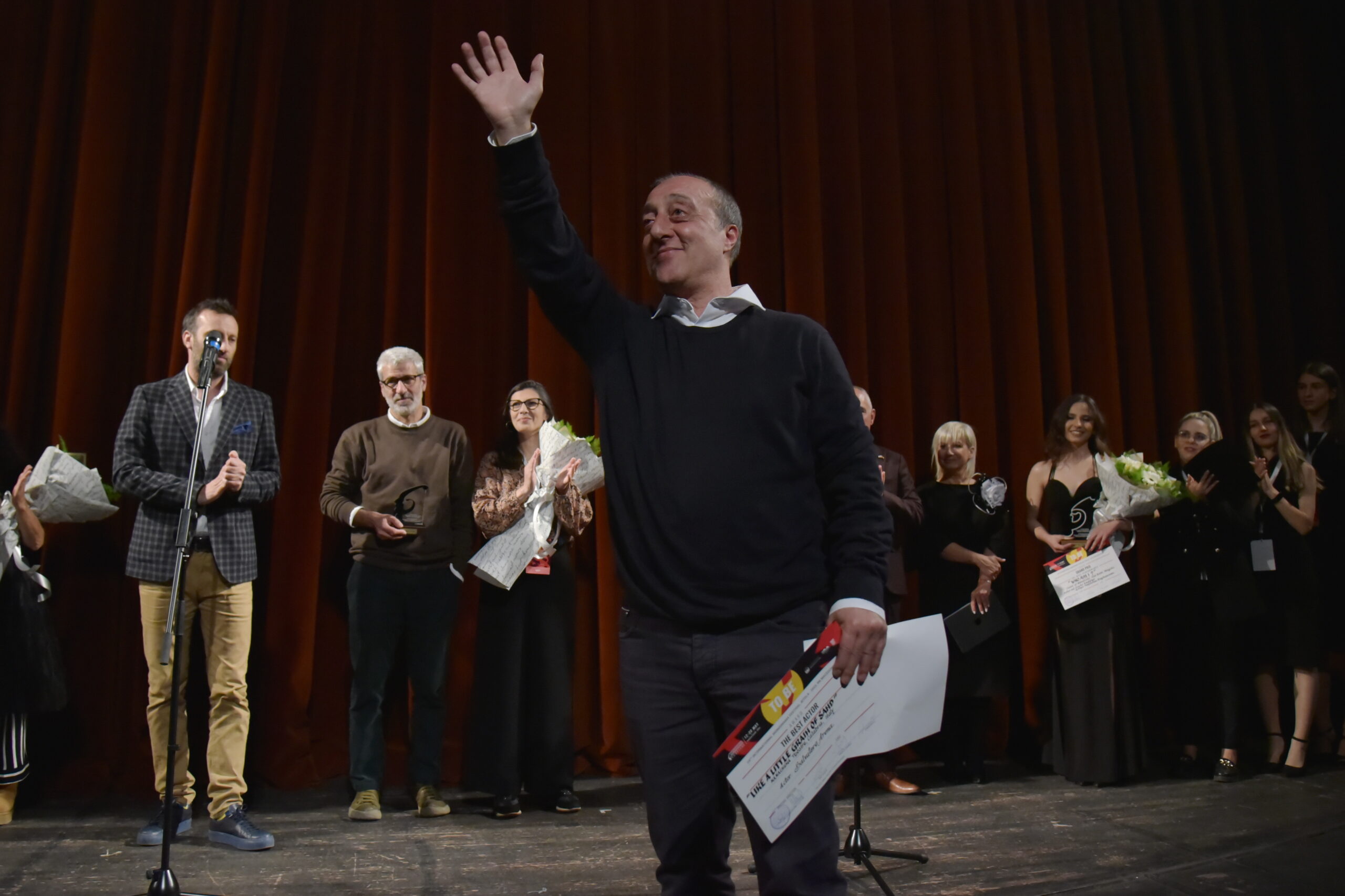 La compagnia reggina Mana Chuma Teatro trionfa in Macedonia