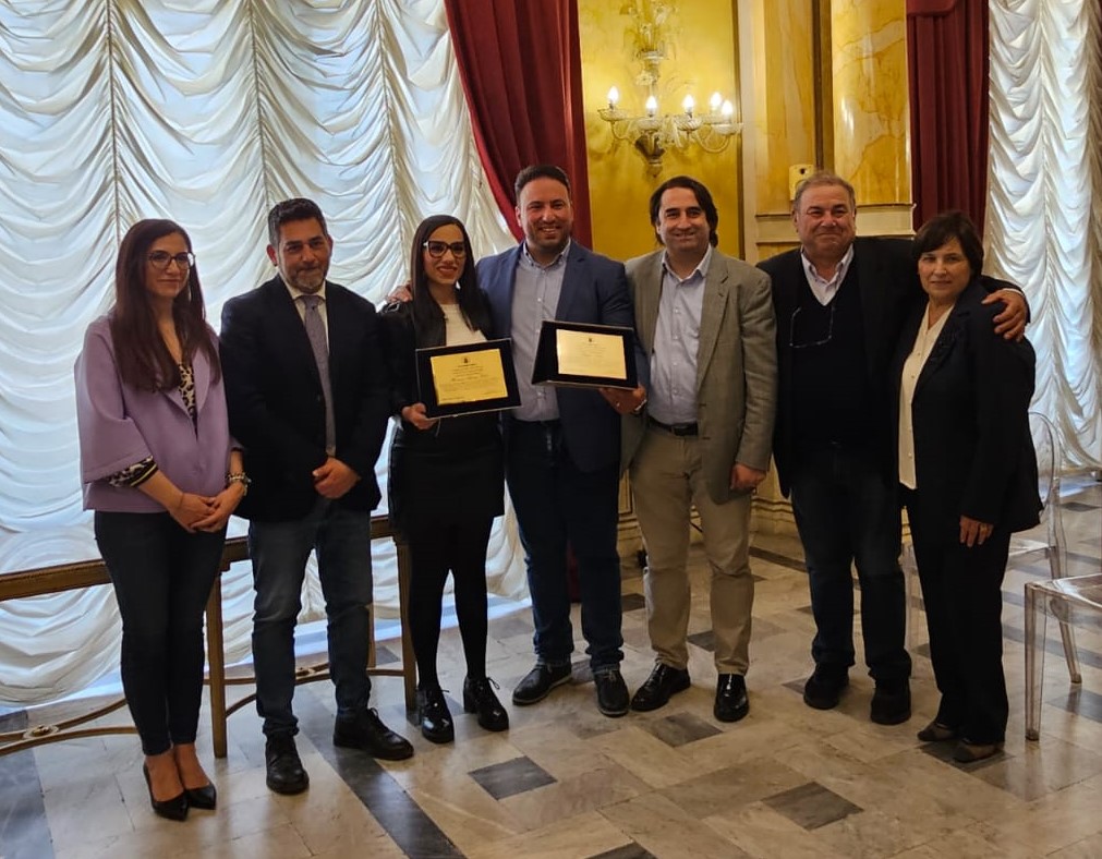 Ricevuti a Palazzo San Giorgio Filippo e Monica Neri, i due fratelli reggini campioni del mondo di Tiro a Palla