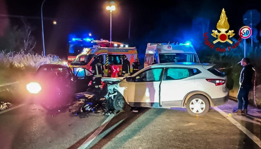 Scontro tra due auto, un morto e quattro feriti in Calabria