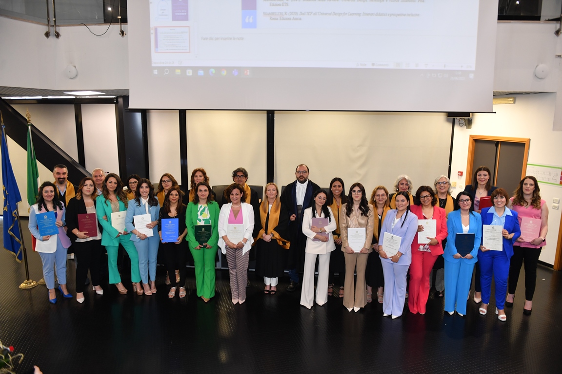 I primi “maestri “dell’Università Mediterranea. I laureati sono abilitati all’insegnamento nella scuola dell’infanzia e nella scuola primaria