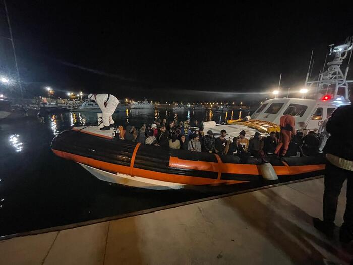 Nuovo sbarco di migranti a Roccella Ionica
