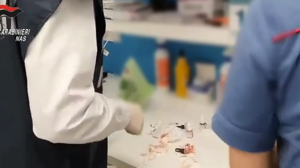 Reggio Calabria – Titolare di B&B si spacciava per medico e faceva trapianti, arrestato