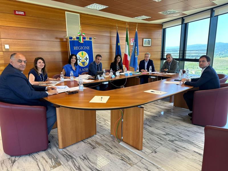 Regione, ok giunta a misure per accoglienza migranti e per assistenza a non autosufficienza