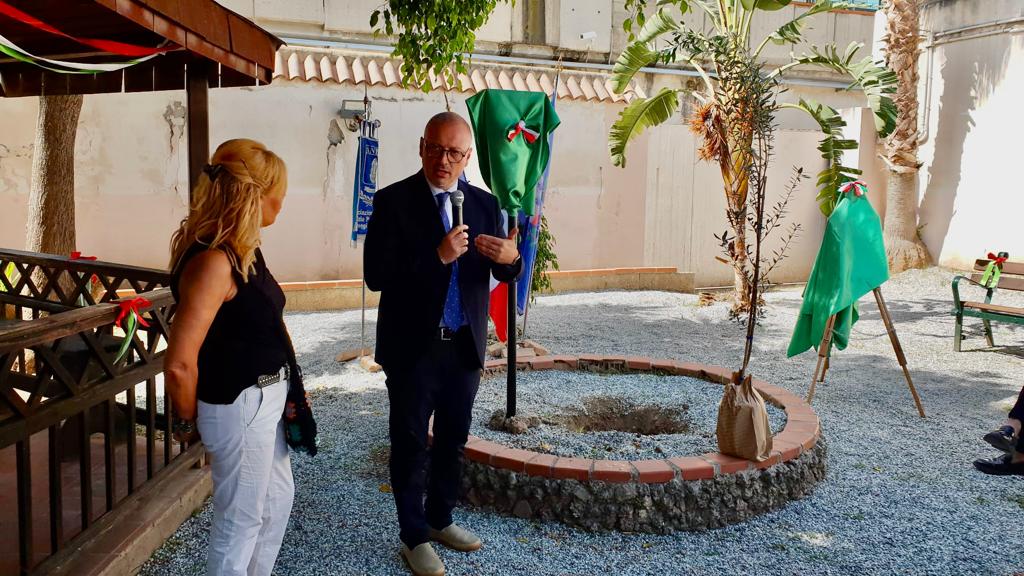Reggio Calabria – Alla casa circondariale San Pietro un albero per il giudice Paolo Borsellino