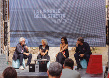 La Biennale dello Stretto 2026: “Mutazioni” ridisegna il futuro del Mediterraneo tra Architettura, Arte e Fotografia